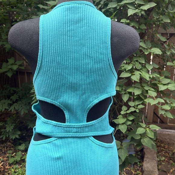 H &M Turquoise Sleeveless Cut Out Back Stretch Maxi Dress - Picture 2 of 8